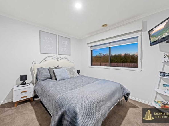 19-174-The-Promenade,-Narre-Warren-South