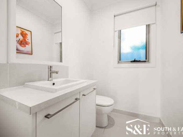 12-Waratah-Street,-Longwarry-10