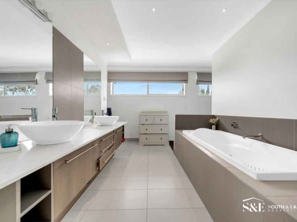 17-21-Chase-Boulevard,-Berwick,-Vic-3806